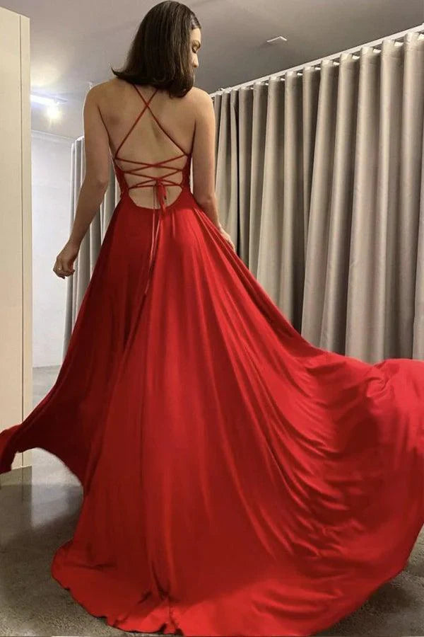 Vestido de fiesta largo de gasa roja con tirantes finos y corte A